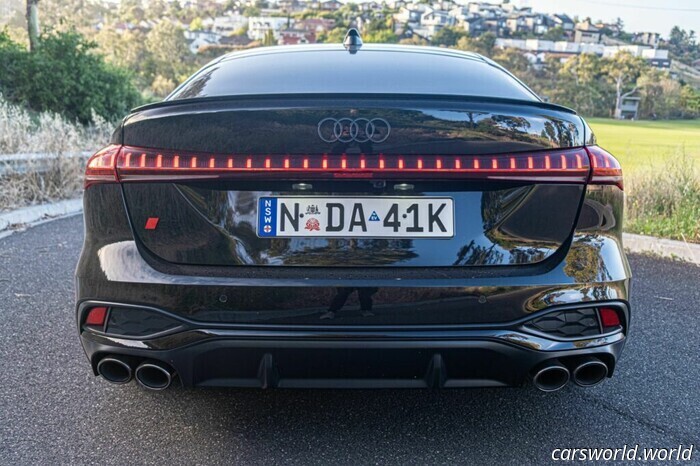 Седан Audi S5 2026 года стал лучше, чем когда-либо, но одна деталь всё портит | Обзор | Carscoops